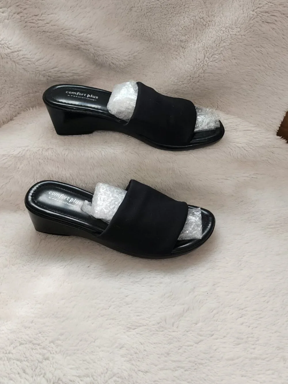 Comfort Plus, Predictions, Wedge slip on shoe, Size 8 1/2W - Picture 2 of 6